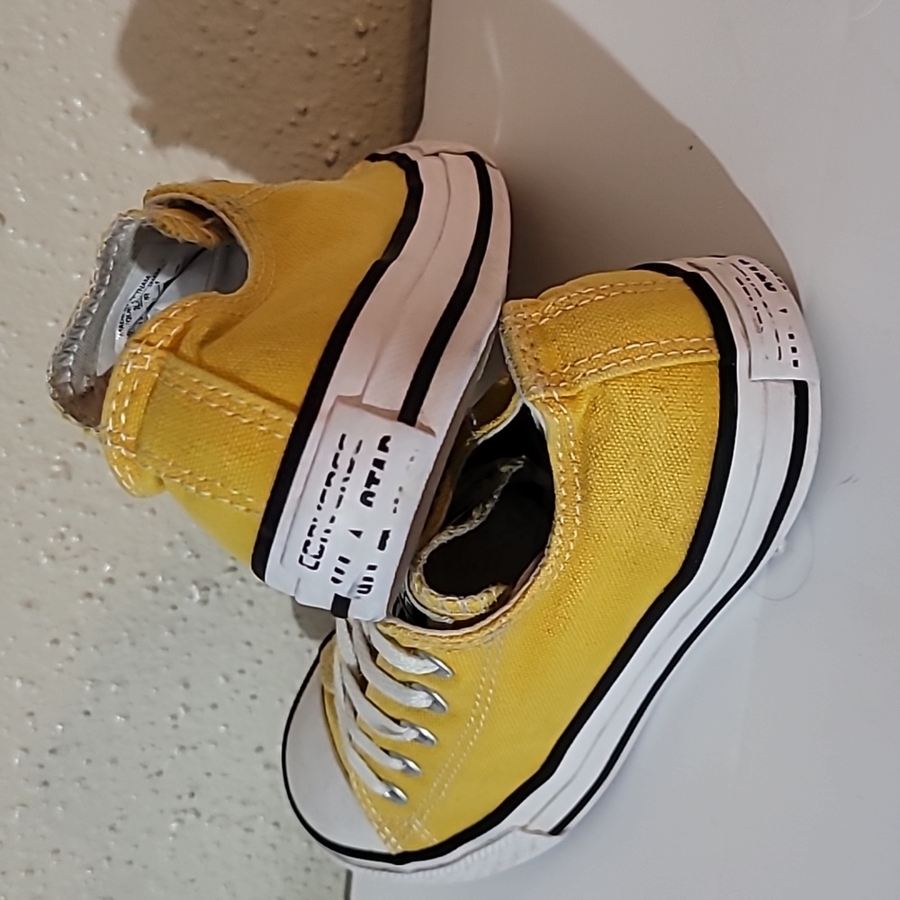 Yellow Converse - Picture 2 of 5